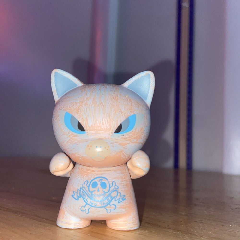 Kidrobot Amanda Visell Ferals Hairless Tomcat Trikky 3” Vinyl Figure Chase Art